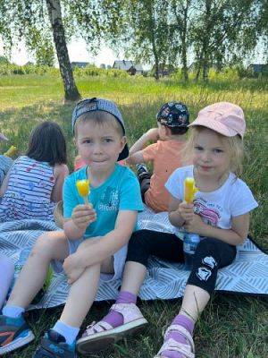 Grafika #72: 07.06.2023 Piknik i sesja zdjęciowa na łące - Grupa I