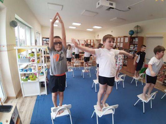 Grafika #1: Move Week - Sport to zdrowie - ćwiczenia gimnastyczne gr III