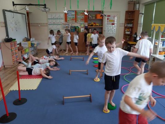 Grafika #6: Move Week - Sport to zdrowie - ćwiczenia gimnastyczne gr III