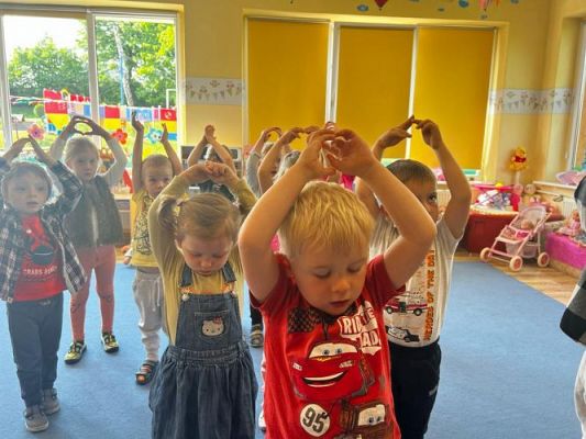 Grafika #1: Projekt Move Week - Poranne zabawy ruchowe gr I