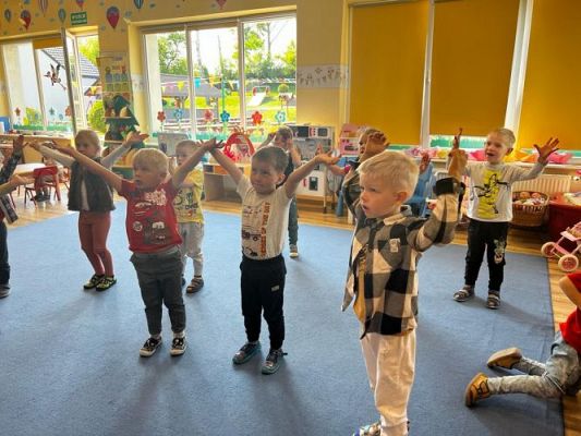 Grafika #5: Projekt Move Week - Poranne zabawy ruchowe gr I