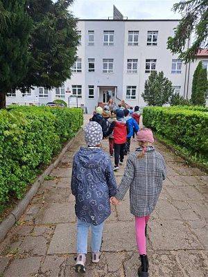 Grafika #1: 16.05.2023 Starszaki z wizytą w Szkole Podstawowej w Wicku