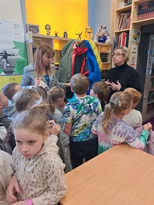 Grafika #5: 16.05.2023 Starszaki z wizytą w Szkole Podstawowej w Wicku