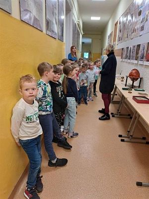 Grafika #14: 16.05.2023 Starszaki z wizytą w Szkole Podstawowej w Wicku