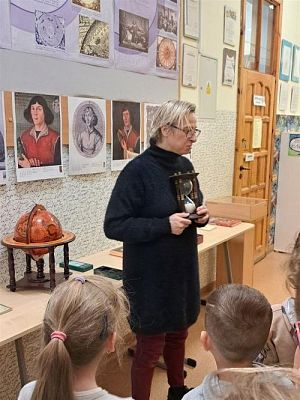 Grafika #19: 16.05.2023 Starszaki z wizytą w Szkole Podstawowej w Wicku