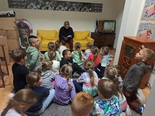 Grafika #24: 16.05.2023 Starszaki z wizytą w Szkole Podstawowej w Wicku