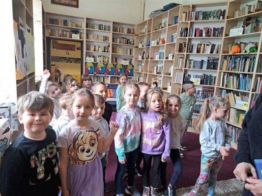 Grafika #27: 16.05.2023 Starszaki z wizytą w Szkole Podstawowej w Wicku