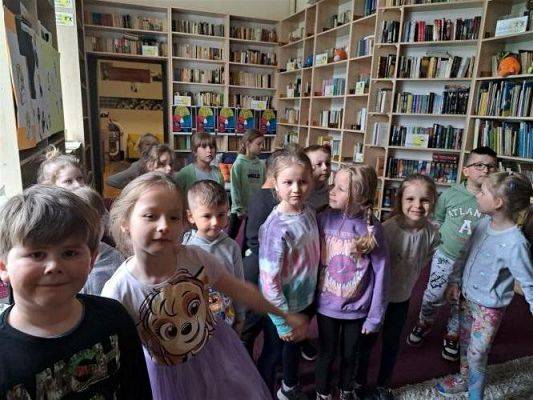 Grafika #28: 16.05.2023 Starszaki z wizytą w Szkole Podstawowej w Wicku