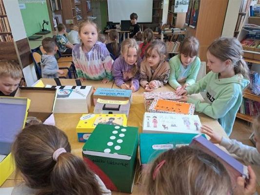 Grafika #32: 16.05.2023 Starszaki z wizytą w Szkole Podstawowej w Wicku