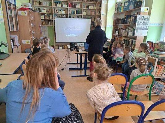 Grafika #34: 16.05.2023 Starszaki z wizytą w Szkole Podstawowej w Wicku