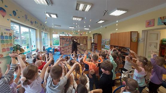 Grafika #16: 16.05.2023 Przedstawienie teatralne pt. "Piraci i wyspa skarbów"