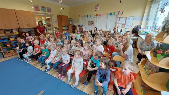 Grafika #19: 16.05.2023 Przedstawienie teatralne pt. "Piraci i wyspa skarbów"