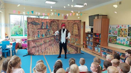 Grafika #20: 16.05.2023 Przedstawienie teatralne pt. "Piraci i wyspa skarbów"