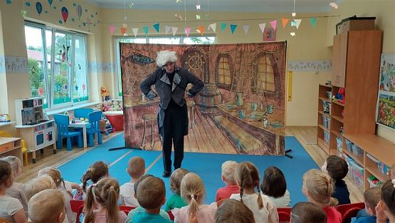 Grafika #21: 16.05.2023 Przedstawienie teatralne pt. "Piraci i wyspa skarbów"