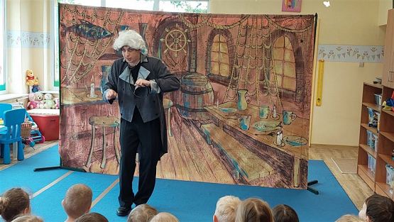 Grafika #22: 16.05.2023 Przedstawienie teatralne pt. "Piraci i wyspa skarbów"