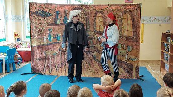 Grafika #23: 16.05.2023 Przedstawienie teatralne pt. "Piraci i wyspa skarbów"