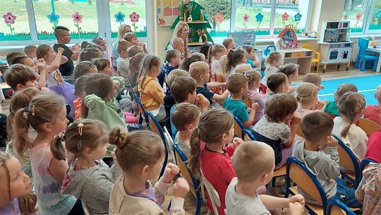 Grafika #42: 16.05.2023 Przedstawienie teatralne pt. "Piraci i wyspa skarbów"