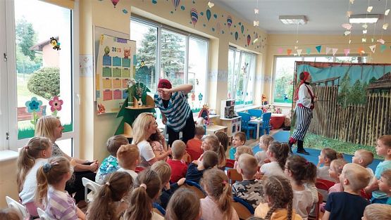 Grafika #54: 16.05.2023 Przedstawienie teatralne pt. "Piraci i wyspa skarbów"