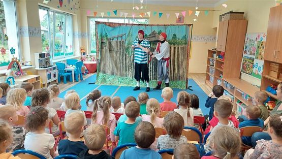 Grafika #55: 16.05.2023 Przedstawienie teatralne pt. "Piraci i wyspa skarbów"