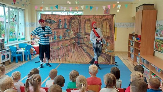 Grafika #56: 16.05.2023 Przedstawienie teatralne pt. "Piraci i wyspa skarbów"