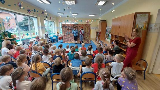 Grafika #59: 16.05.2023 Przedstawienie teatralne pt. "Piraci i wyspa skarbów"