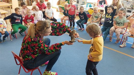 Grafika #13: 12.05.2023 Poznajemy gady - Spotkanie z Panią Edytą