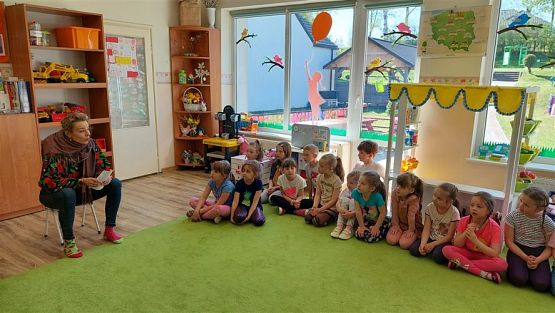 Grafika #37: 12.05.2023 Poznajemy gady - Spotkanie z Panią Edytą