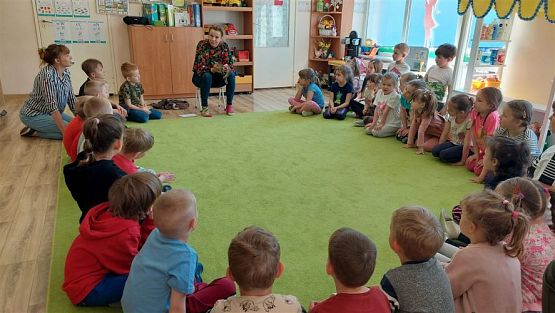 Grafika #40: 12.05.2023 Poznajemy gady - Spotkanie z Panią Edytą