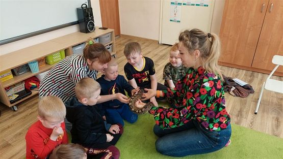 Grafika #43: 12.05.2023 Poznajemy gady - Spotkanie z Panią Edytą