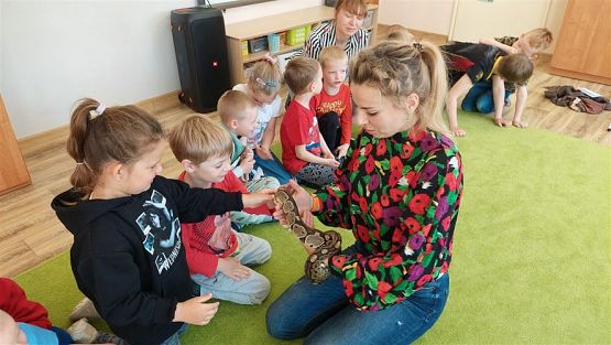 Grafika #45: 12.05.2023 Poznajemy gady - Spotkanie z Panią Edytą