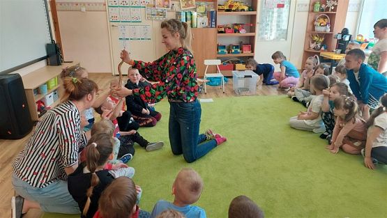 Grafika #60: 12.05.2023 Poznajemy gady - Spotkanie z Panią Edytą