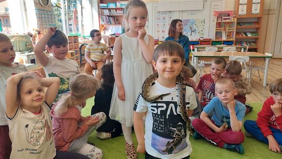 Grafika #80: 12.05.2023 Poznajemy gady - Spotkanie z Panią Edytą