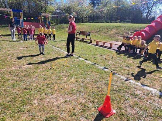 Grafika #40: 11.05.2023 Spartakiada Przedszkolaka - Średniaki z Charbrowa kontra Średniaki z Wicka