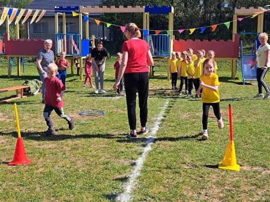 Grafika #57: 11.05.2023 Spartakiada Przedszkolaka - Średniaki z Charbrowa kontra Średniaki z Wicka