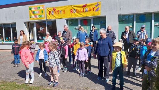 Grafika #7: 10.05.2023 Fotorelacja z zabaw sportowych z Seniorami