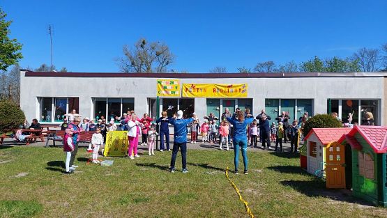 Grafika #8: 10.05.2023 Fotorelacja z zabaw sportowych z Seniorami