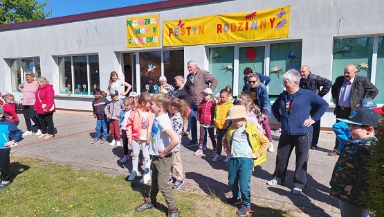 Grafika #13: 10.05.2023 Fotorelacja z zabaw sportowych z Seniorami