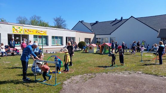 Grafika #40: 10.05.2023 Fotorelacja z zabaw sportowych z Seniorami