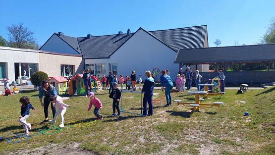 Grafika #41: 10.05.2023 Fotorelacja z zabaw sportowych z Seniorami