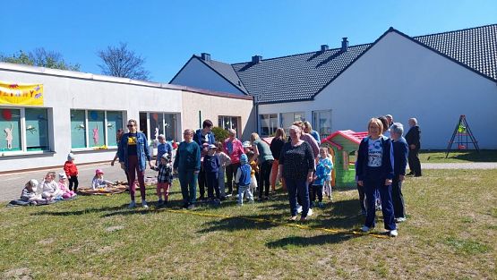 Grafika #56: 10.05.2023 Fotorelacja z zabaw sportowych z Seniorami