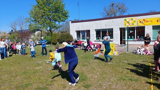 Grafika #59: 10.05.2023 Fotorelacja z zabaw sportowych z Seniorami