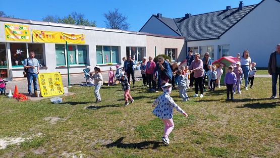 Grafika #61: 10.05.2023 Fotorelacja z zabaw sportowych z Seniorami