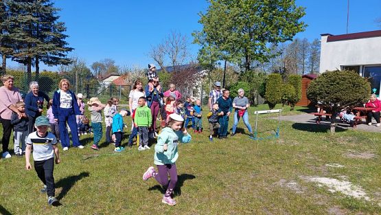 Grafika #68: 10.05.2023 Fotorelacja z zabaw sportowych z Seniorami