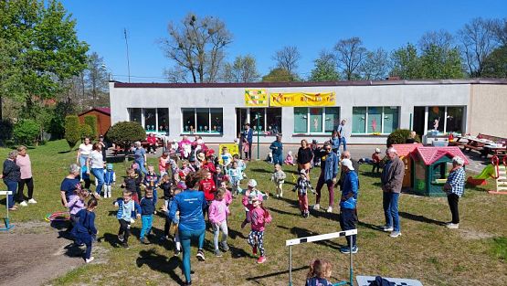 Grafika #73: 10.05.2023 Fotorelacja z zabaw sportowych z Seniorami