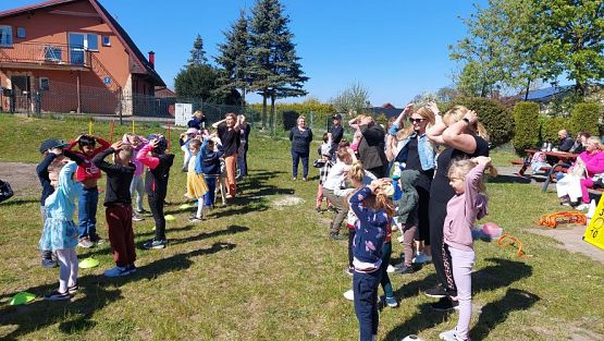 Grafika #78: 10.05.2023 Fotorelacja z zabaw sportowych z Seniorami