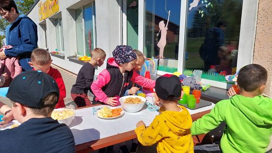 Grafika #94: 10.05.2023 Fotorelacja z zabaw sportowych z Seniorami