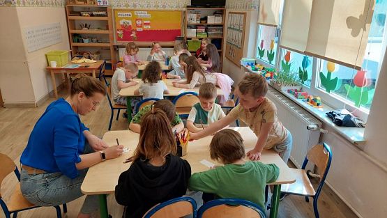 Grafika #19: 24.04.2023 Światowy Dzień Książki - spotkanie z Panią bibliotekarką