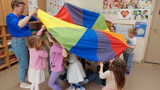 Grafika #26: 24.04.2023 Światowy Dzień Książki - spotkanie z Panią bibliotekarką