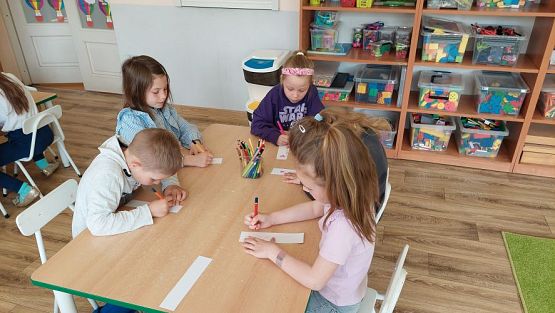 Grafika #53: 24.04.2023 Światowy Dzień Książki - spotkanie z Panią bibliotekarką