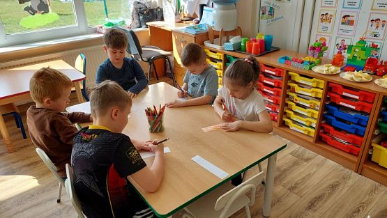 Grafika #55: 24.04.2023 Światowy Dzień Książki - spotkanie z Panią bibliotekarką